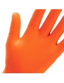 Guanti Nitrofort 7 Grip in nitrile arancio – 50 pezzi, taglia L, massima resistenza e grip professionale.