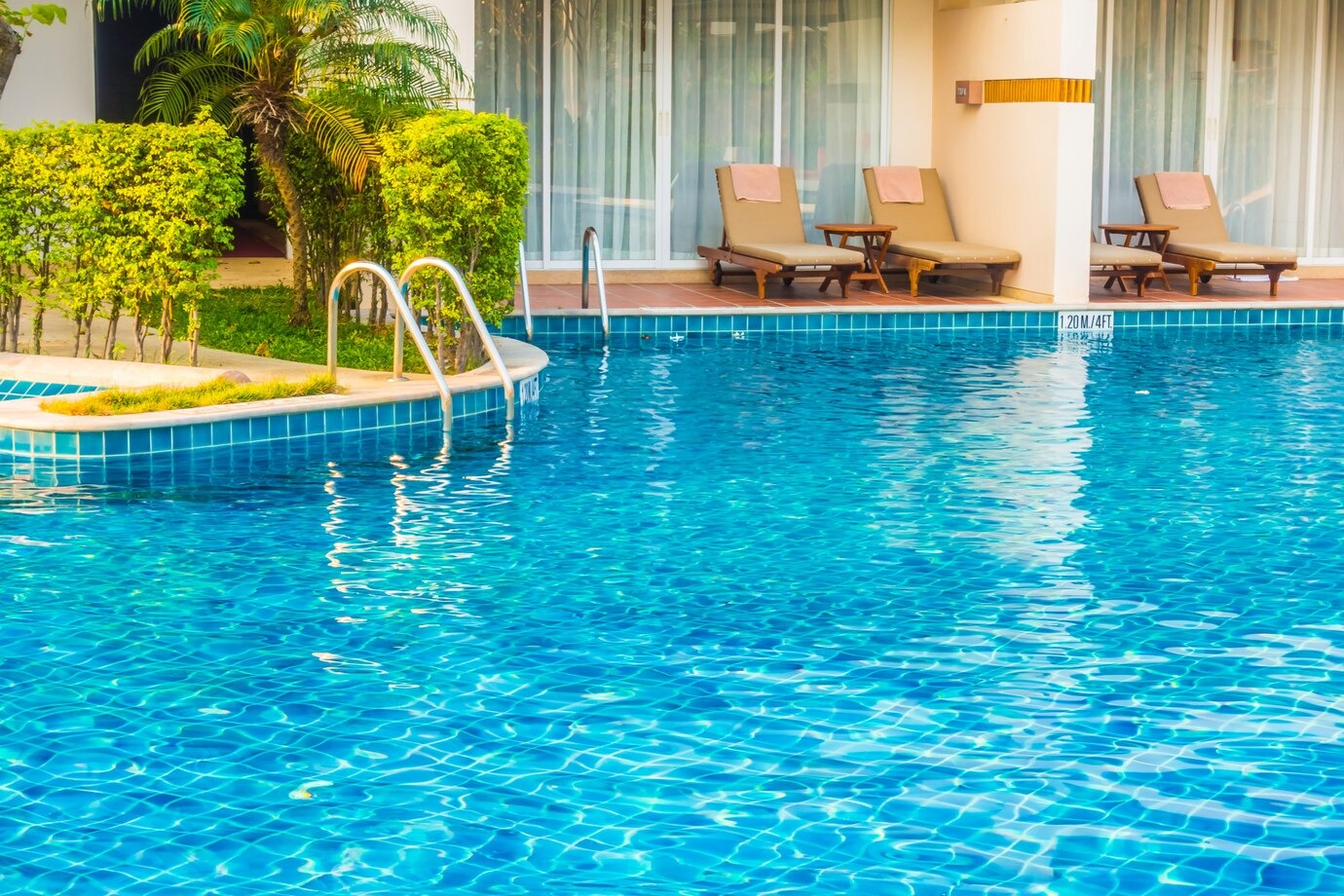TECNICHE E CONSIGLI PER IL TRATTAMENTO E IGIENE DI UNA PISCINA